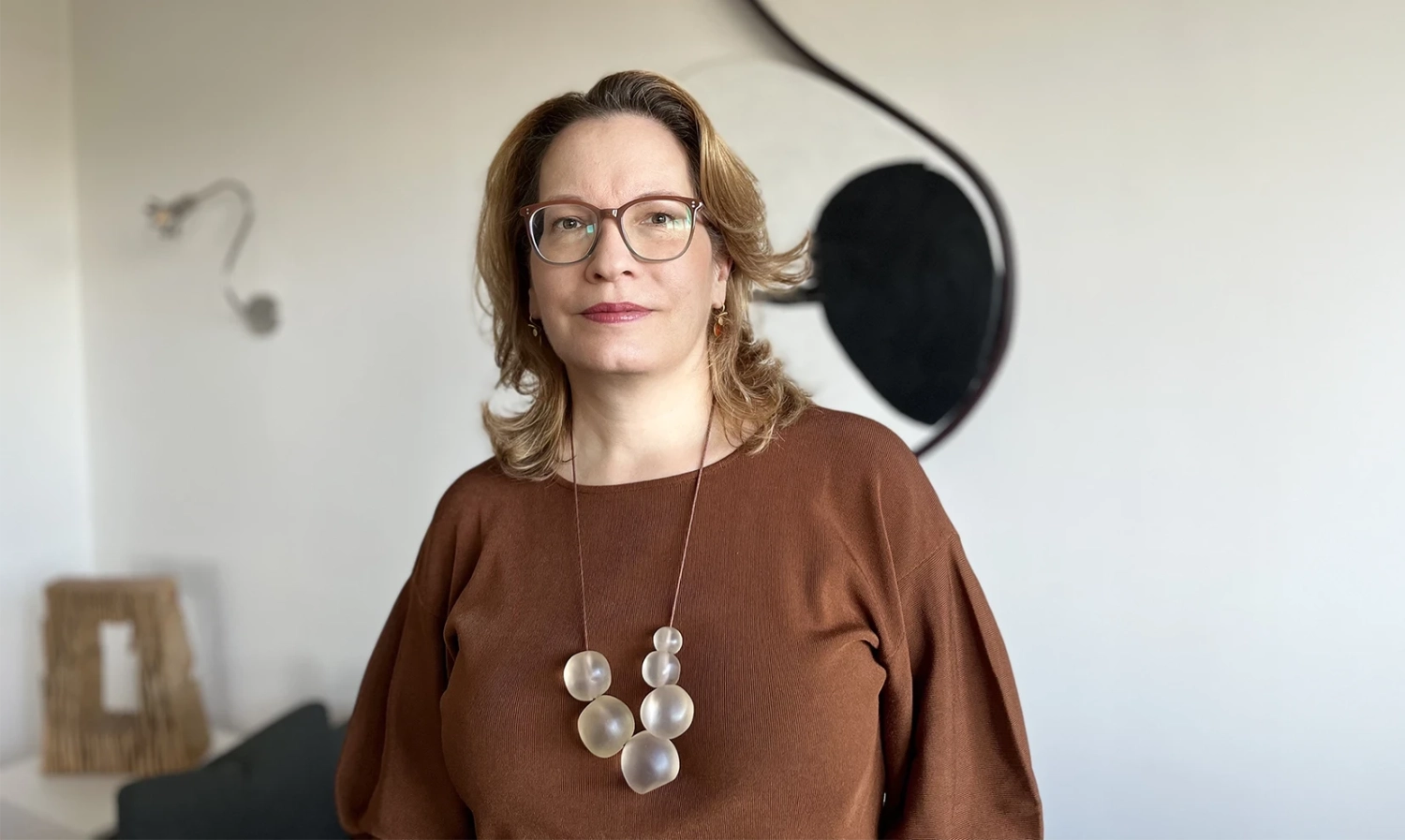 Elisabeth Razesberger smartphone Elisabeth Razesberger Dialogue Practitioner Facilitation